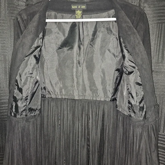 Faith & Zoe Black V Neck Fringe Jacket. - Picture 3 of 5